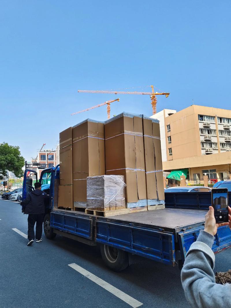 安徽滁州高新區(qū)光伏二次設備屏柜裝車發(fā)貨中#光伏發(fā)電 #光伏人